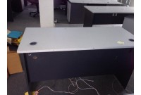 BÀN LÀM VIÊC KHÔNG HỘC GIÁ RẺ (1400X600)